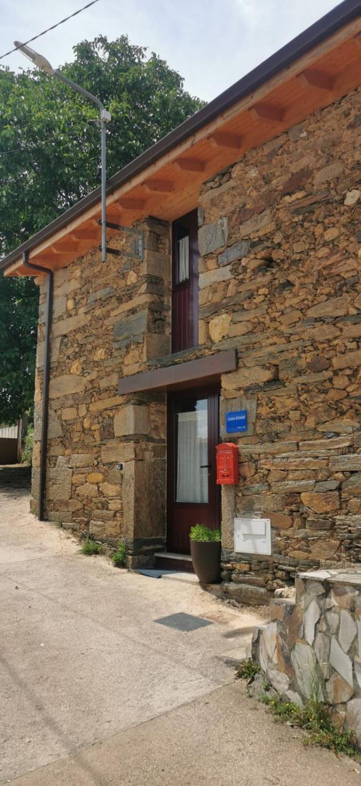 Вілла Casa Doade, En A Ribeira Sacra Екстер'єр фото